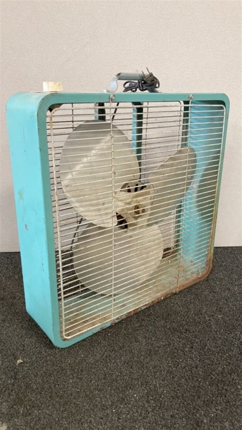 Vintage metal box fan restore 